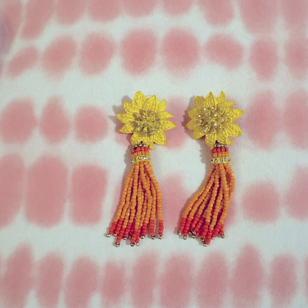 Brand new Sunflower beaded dangle earrings